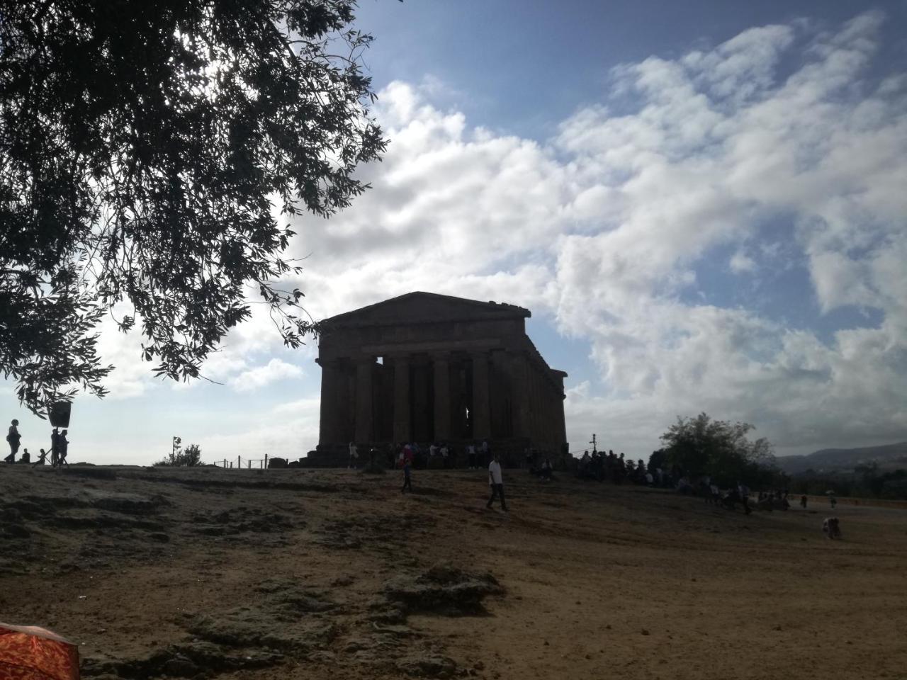Locazione Turistica Domus Re Bed and Breakfast Agrigento Exteriör bild